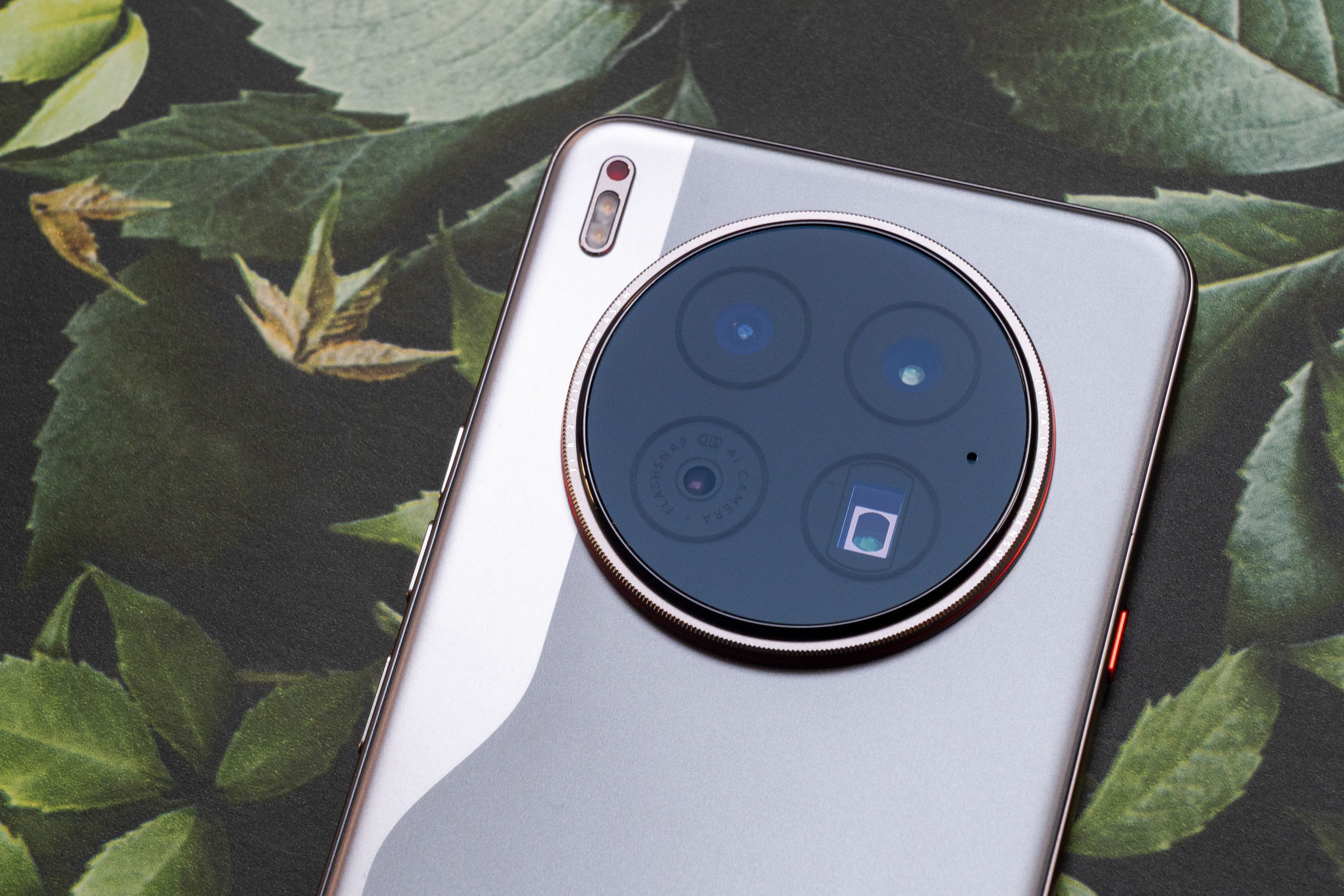Tecno Camon 40 hóa ra có thêm một Tecno Camon 40 hóa ra có thêm một