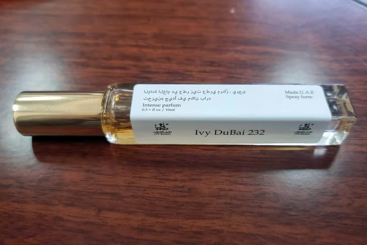 Rùng mình cách pha chế những chai nước hoa giả “Made in Dubai”: Trộn hoá chất bằng máy đánh trứng, chiết bằng ống bơm xi lanh- Ảnh 7.