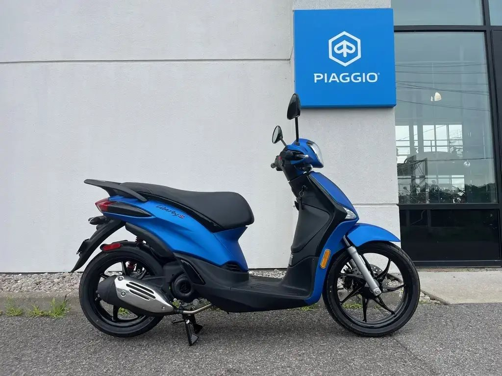 Hãng xe máy Ý Piaggio có kế hoạch đầu tư thêm 26 triệu Euro xây một xưởng sơn xe tại Việt Nam- Ảnh 1. Hãng xe máy Ý Piaggio có kế hoạch đầu tư thêm 26 triệu Euro xây một xưởng sơn xe tại Việt Nam- Ảnh 1.