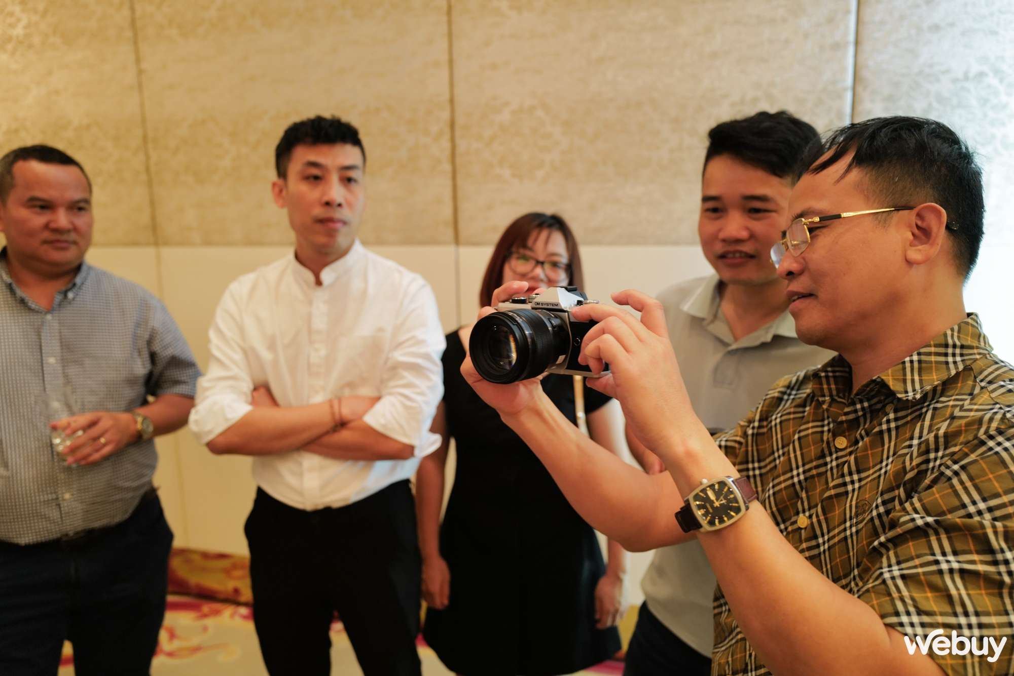 Sếp lớn hãng máy ảnh Olympus: “Xin lỗi vì chúng tôi quay trở lại Việt Nam muộn”- Ảnh 6. Sếp lớn hãng máy ảnh Olympus: “Xin lỗi vì chúng tôi quay trở lại Việt Nam muộn”- Ảnh 6.