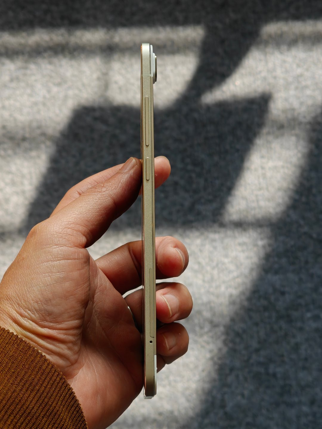 Đừng lầm tưởng: Galaxy S25 Edge không phải điện thoại thanh mỏng nhất, danh hiệu này thuộc về một chiếc smartphone Trung Quốc ra mắt cách đây… 11 năm- Ảnh 3. Đừng lầm tưởng: Galaxy S25 Edge không phải điện thoại thanh mỏng nhất, danh hiệu này thuộc về một chiếc smartphone Trung Quốc ra mắt cách đây… 11 năm- Ảnh 3.
