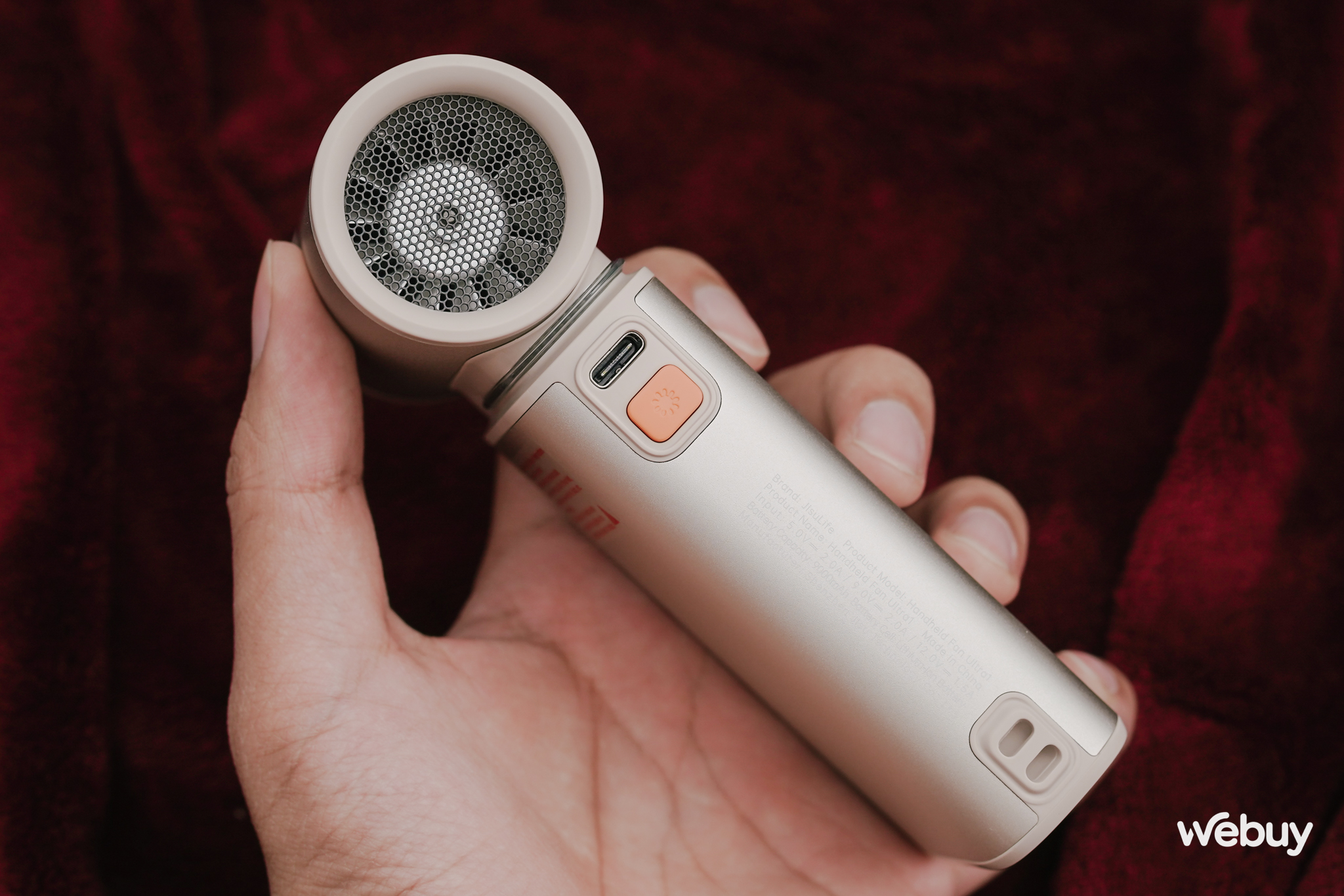 Tôi bỏ hơn 1 triệu đồng mua quạt cầm tay xịn nhất 