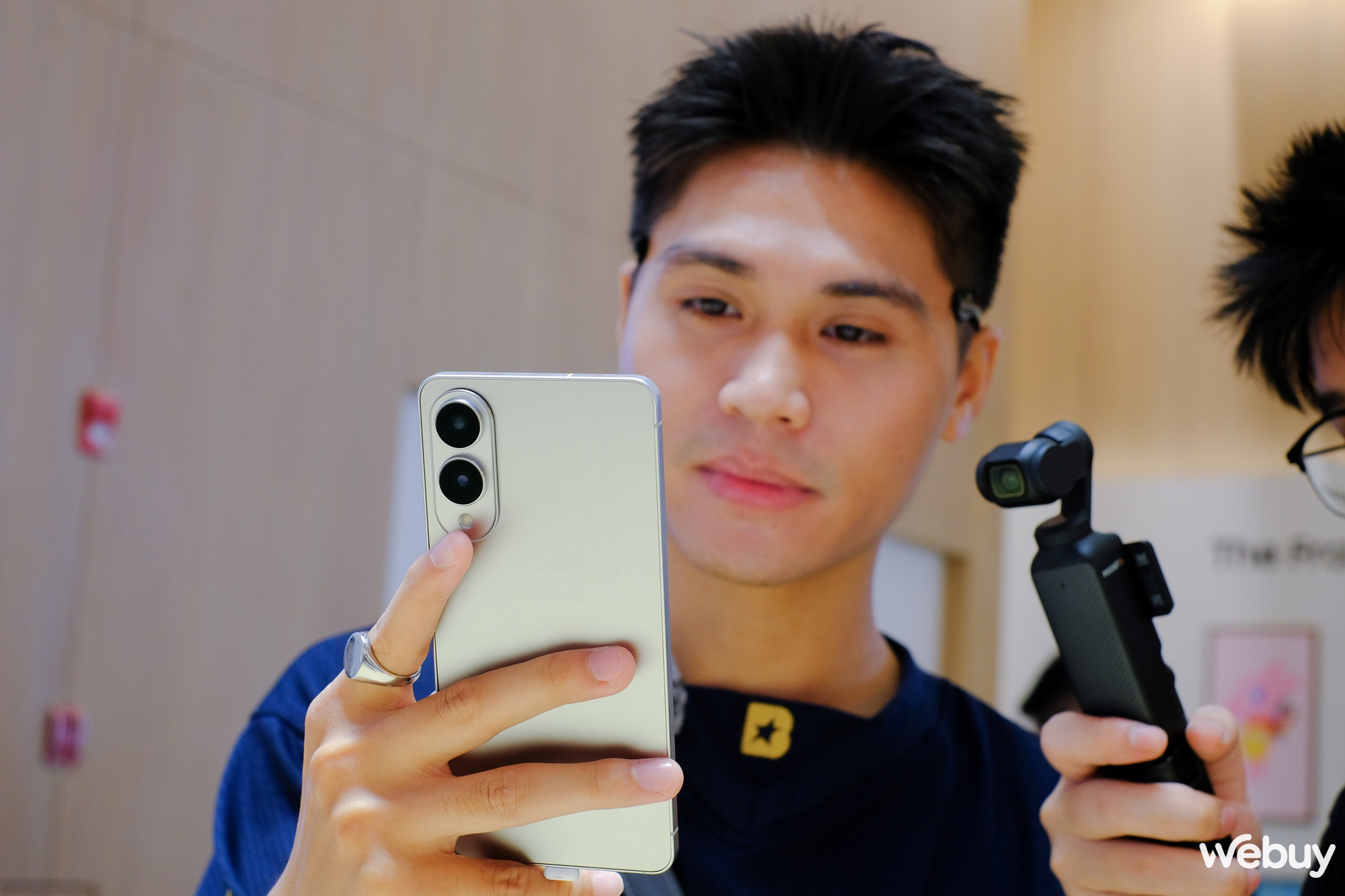 Galaxy S25 Edge - Từ chiếc máy bí ẩn đến trải nghiệm thực tế: Đây là những gì reviewer công nghệ nói- Ảnh 3.
