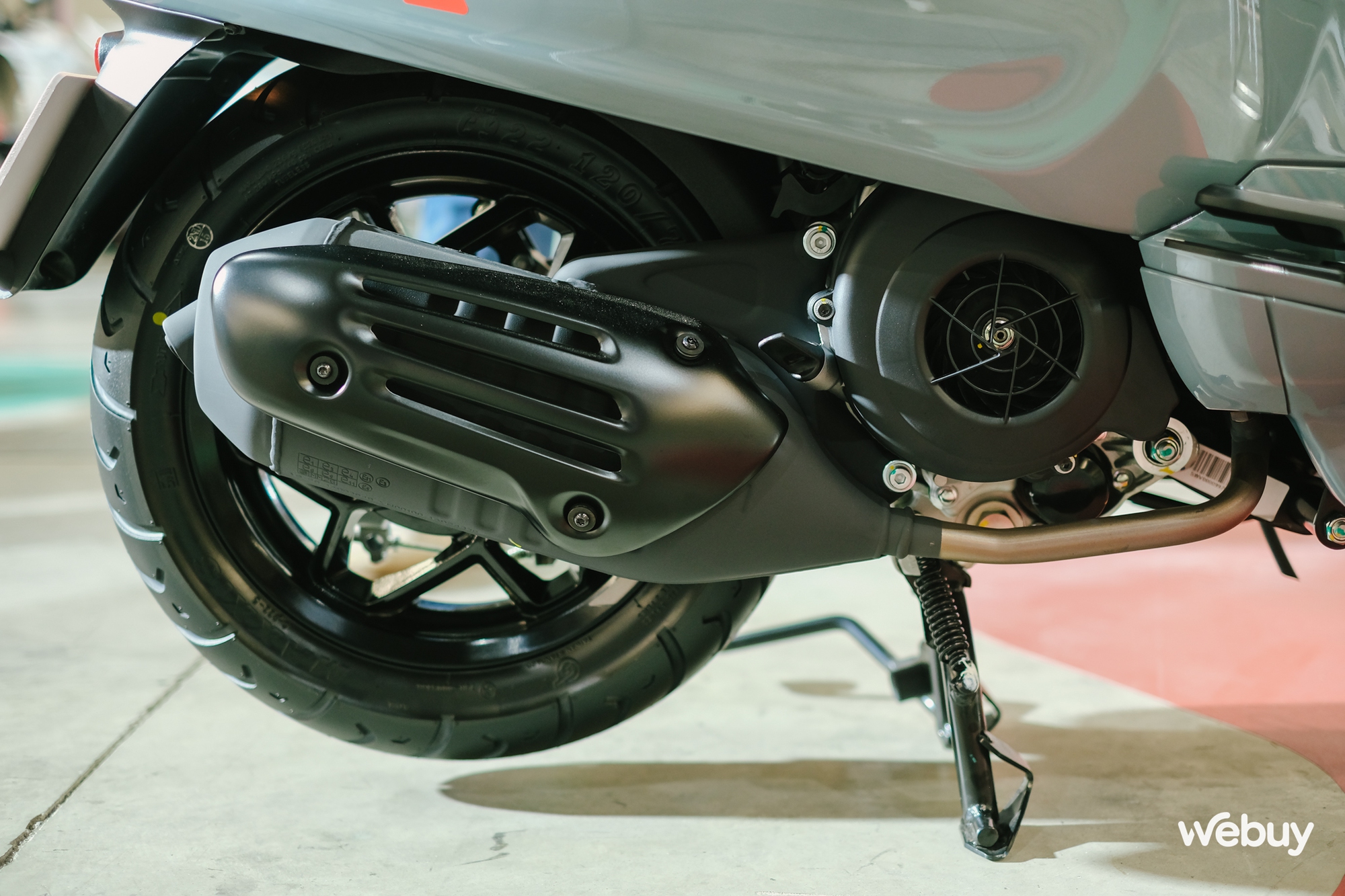 Vespa Primavera & Sprint 2025 chính thức ra mắt tại Việt Nam: Di sản gần 80 năm kết hợp với công nghệ đỉnh cao, chuẩn Vibe Gen Z!- Ảnh 17. Vespa Primavera & Sprint 2025 chính thức ra mắt tại Việt Nam: Di sản gần 80 năm kết hợp với công nghệ đỉnh cao, chuẩn Vibe Gen Z!- Ảnh 17.
