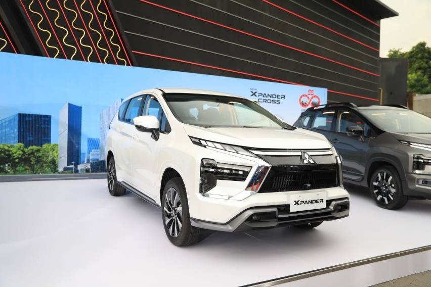 Mitsubishi Xpander 2025 ra mắt: Lưới tản nhiệt mới, màn hình to hơn, thêm túi khí, có camera 360, giá quy đổi khiến người Việt ao ước- Ảnh 3. Mitsubishi Xpander 2025 ra mắt: Lưới tản nhiệt mới, màn hình to hơn, thêm túi khí, có camera 360, giá quy đổi khiến người Việt ao ước- Ảnh 3.