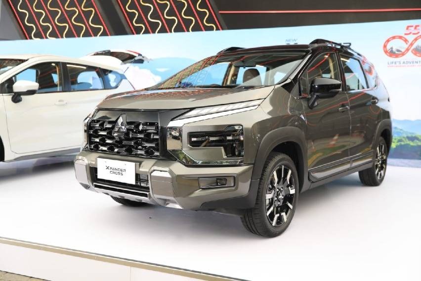 Mitsubishi Xpander 2025 ra mắt: Lưới tản nhiệt mới, màn hình to hơn, thêm túi khí, có camera 360, giá quy đổi khiến người Việt ao ước- Ảnh 5. Mitsubishi Xpander 2025 ra mắt: Lưới tản nhiệt mới, màn hình to hơn, thêm túi khí, có camera 360, giá quy đổi khiến người Việt ao ước- Ảnh 5.