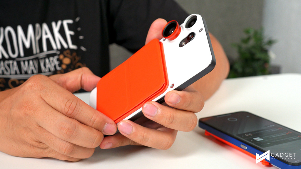Điện thoại lạ mặt lưng hở cả ốc vít, hàng xách tay cũng được săn đón vì có NFC, quét và dùng VNeID thoải mái- Ảnh 6. Điện thoại lạ mặt lưng hở cả ốc vít, hàng xách tay cũng được săn đón vì có NFC, quét và dùng VNeID thoải mái- Ảnh 6.