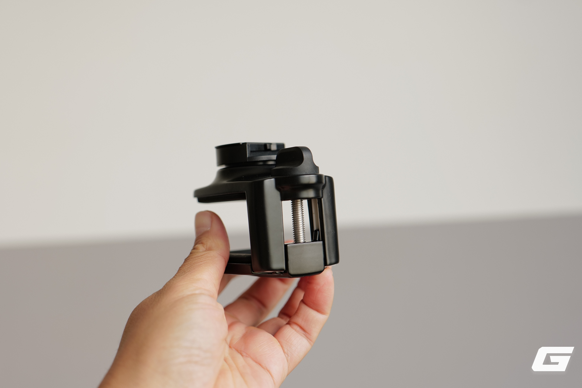 Đây là Twelve South HoverBar Duo: Một lần xuống tiền để có combo giá đỡ iPad để bàn lẫn kẹp treo kệ, có đáng tiền?- Ảnh 8. Đây là Twelve South HoverBar Duo: Một lần xuống tiền để có combo giá đỡ iPad để bàn lẫn kẹp treo kệ, có đáng tiền?- Ảnh 8.