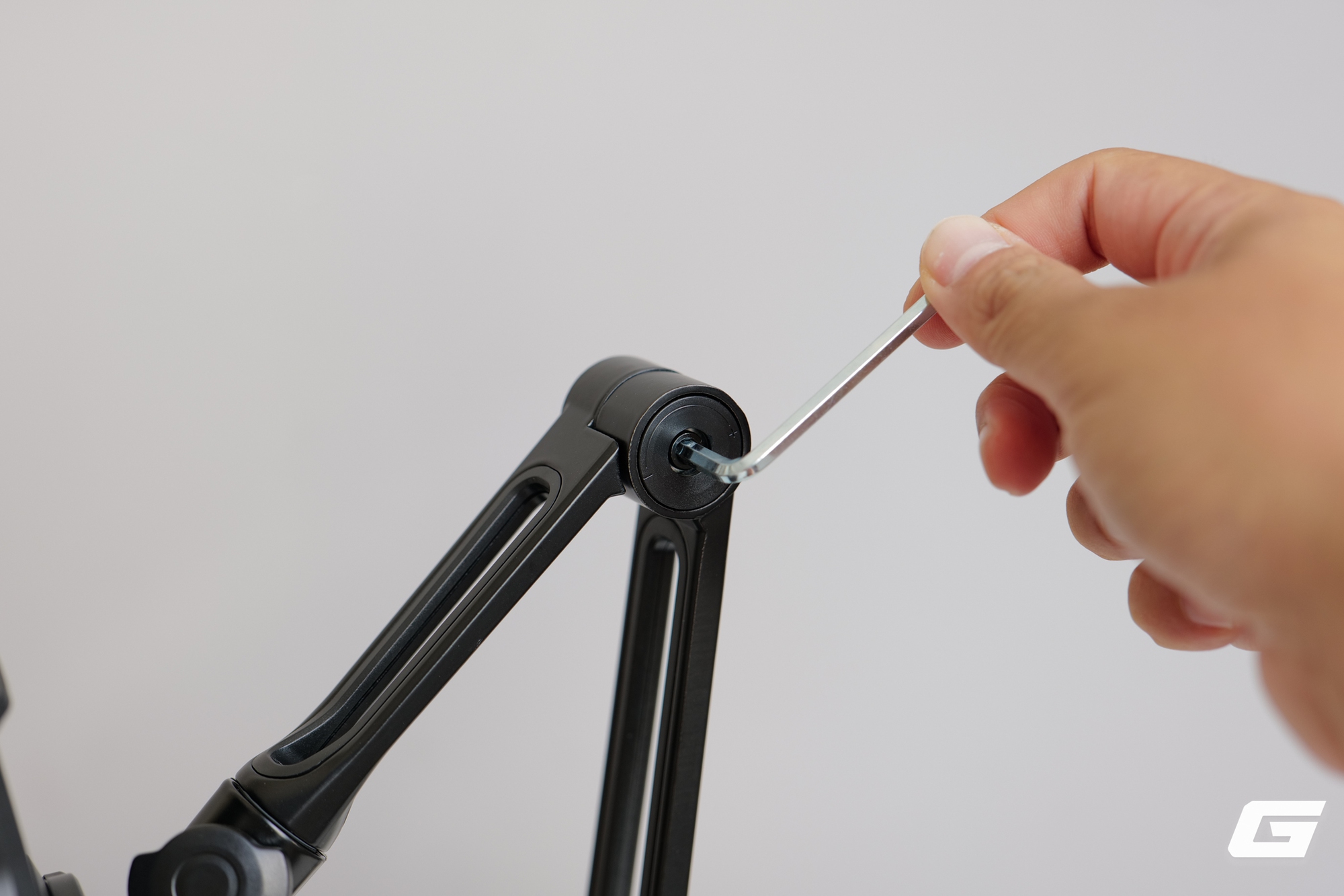 Đây là Twelve South HoverBar Duo: Một lần xuống tiền để có combo giá đỡ iPad để bàn lẫn kẹp treo kệ, có đáng tiền?- Ảnh 10. Đây là Twelve South HoverBar Duo: Một lần xuống tiền để có combo giá đỡ iPad để bàn lẫn kẹp treo kệ, có đáng tiền?- Ảnh 10.