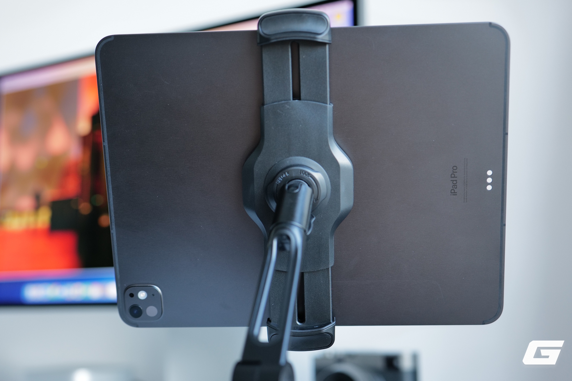 Đây là Twelve South HoverBar Duo: Một lần xuống tiền để có combo giá đỡ iPad để bàn lẫn kẹp treo kệ, có đáng tiền?- Ảnh 4. Đây là Twelve South HoverBar Duo: Một lần xuống tiền để có combo giá đỡ iPad để bàn lẫn kẹp treo kệ, có đáng tiền?- Ảnh 4.
