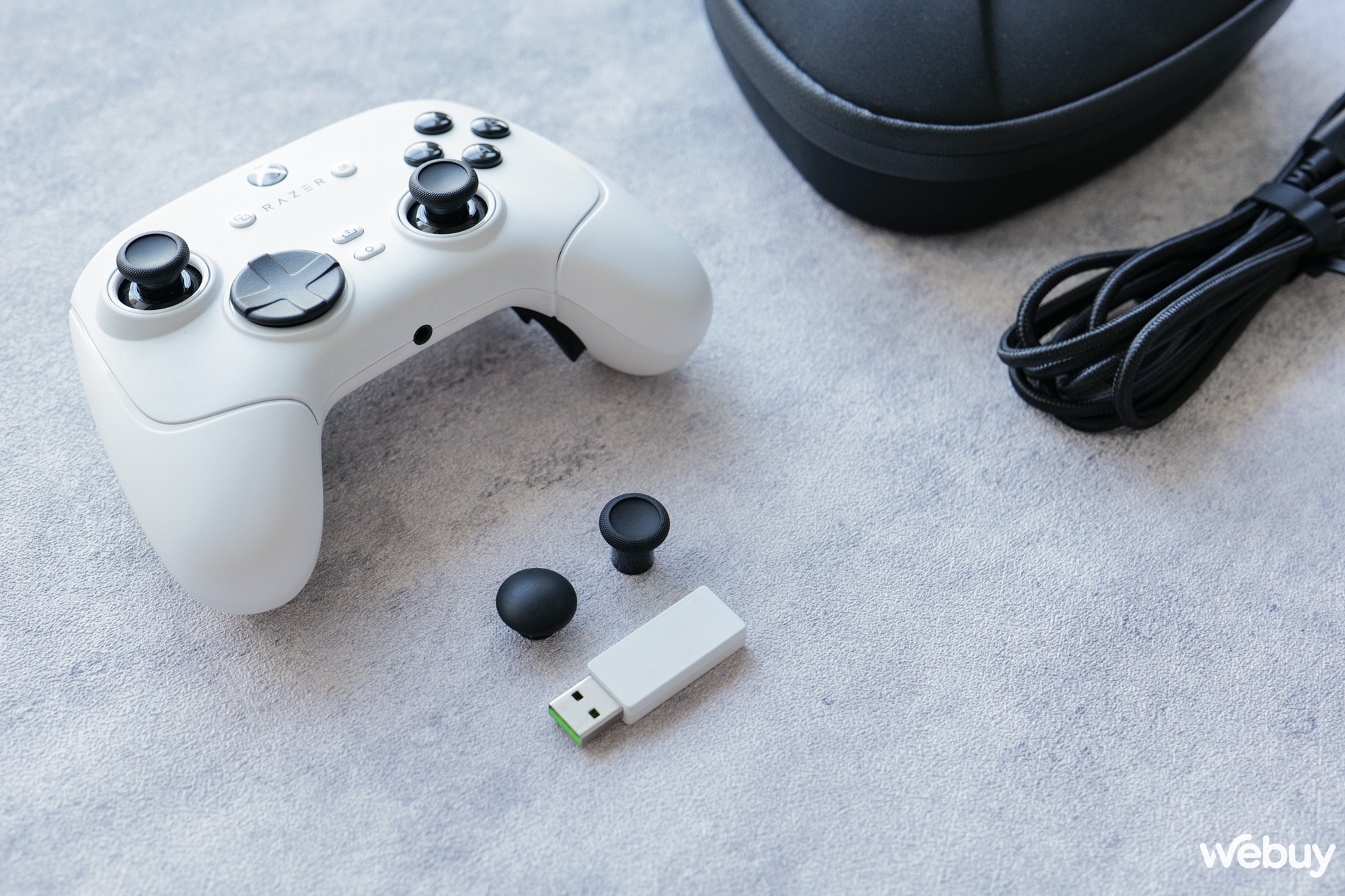 Mở hộp trải nghiệm nhanh Razer Wolverine V3 Pro: Đắt xắt ra miếng, game thủ khó tính cũng phải gật gù bởi cảm giác bấm siêu đã- Ảnh 4. Mở hộp trải nghiệm nhanh Razer Wolverine V3 Pro: Đắt xắt ra miếng, game thủ khó tính cũng phải gật gù bởi cảm giác bấm siêu đã- Ảnh 4.