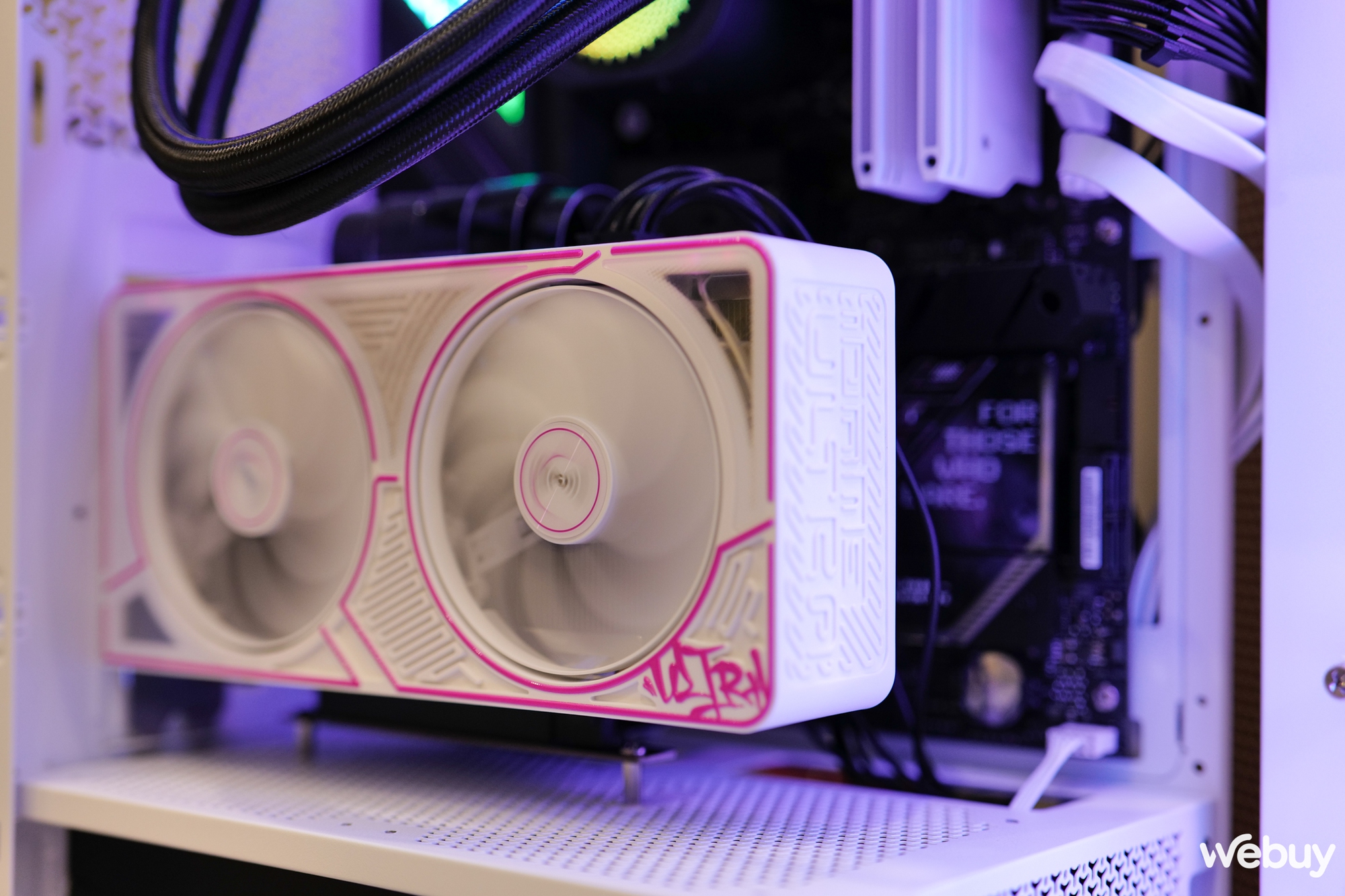 Đánh giá Colorful iGame GeForce RTX 5060 Ti Ultra W DUO OC 16GB-V: Đẹp, mát, hiệu năng trên giá thành ổn nhất thời điểm hiện tại- Ảnh 13. Đánh giá Colorful iGame GeForce RTX 5060 Ti Ultra W DUO OC 16GB-V: Đẹp, mát, hiệu năng trên giá thành ổn nhất thời điểm hiện tại- Ảnh 13.