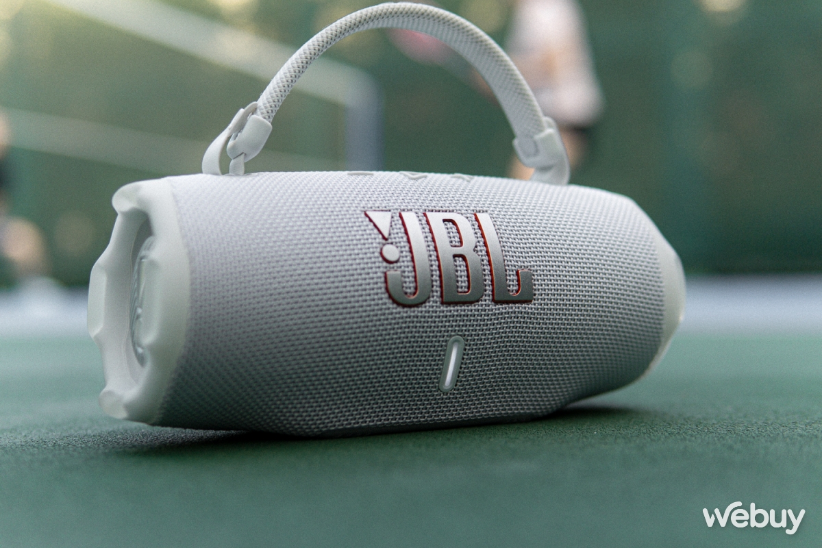 Dùng thử JBL Flip 7 và Charge 6: Âm thanh tùy biến sâu, pin “trâu” hơn, thêm AuraCast, chống nước/rơi vỡ, phát nhạc lossless, giá từ 3.59 triệu- Ảnh 7. Dùng thử JBL Flip 7 và Charge 6: Âm thanh tùy biến sâu, pin “trâu” hơn, thêm AuraCast, chống nước/rơi vỡ, phát nhạc lossless, giá từ 3.59 triệu- Ảnh 7.