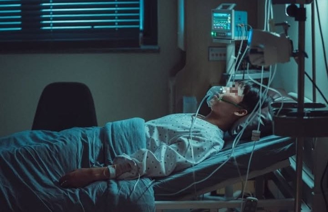 Đột quỵ khi mới 26 tuổi, bác sĩ mắng té tát khi biết tôi ăn theo 2 kiểu này để giải tỏa áp lực công việc!- Ảnh 1.