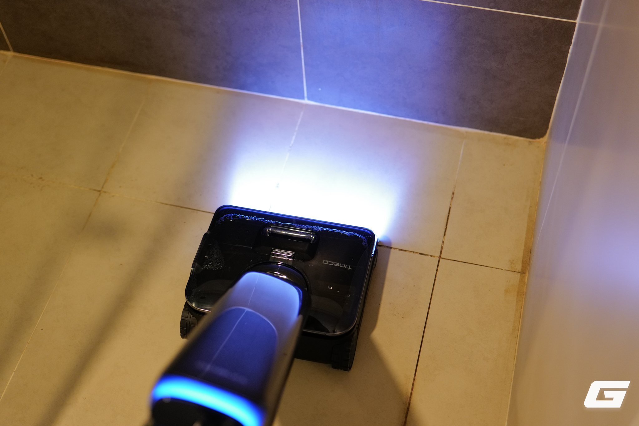 Máy lau nhà giờ cũng phải 