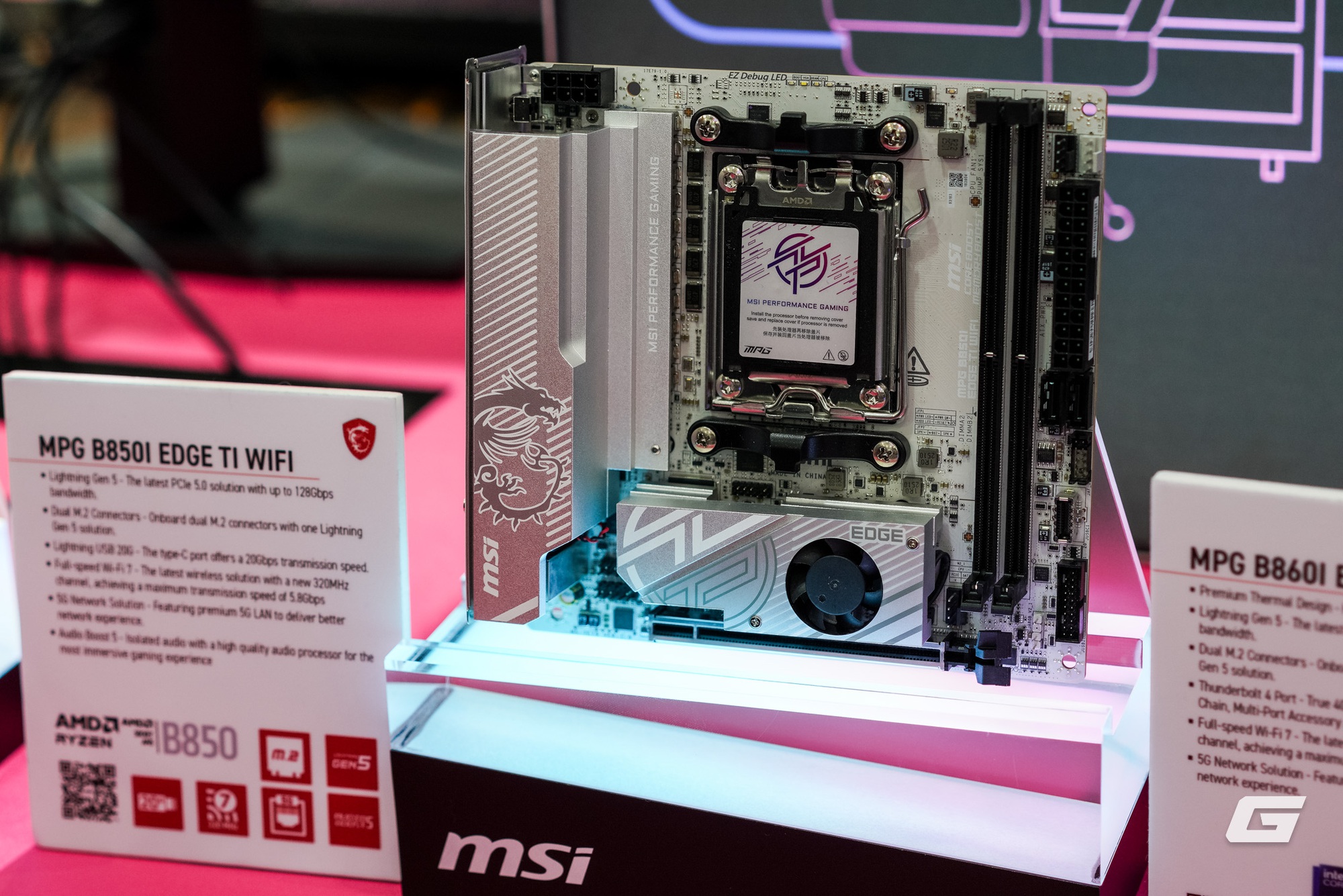 Dạo qua gian hàng MSI tại Computex 2025: GPU mạ Titan, tản nhiệt CPU mà có màn hình... to như smartphone- Ảnh 9. Dạo qua gian hàng MSI tại Computex 2025: GPU mạ Titan, tản nhiệt CPU mà có màn hình... to như smartphone- Ảnh 9.