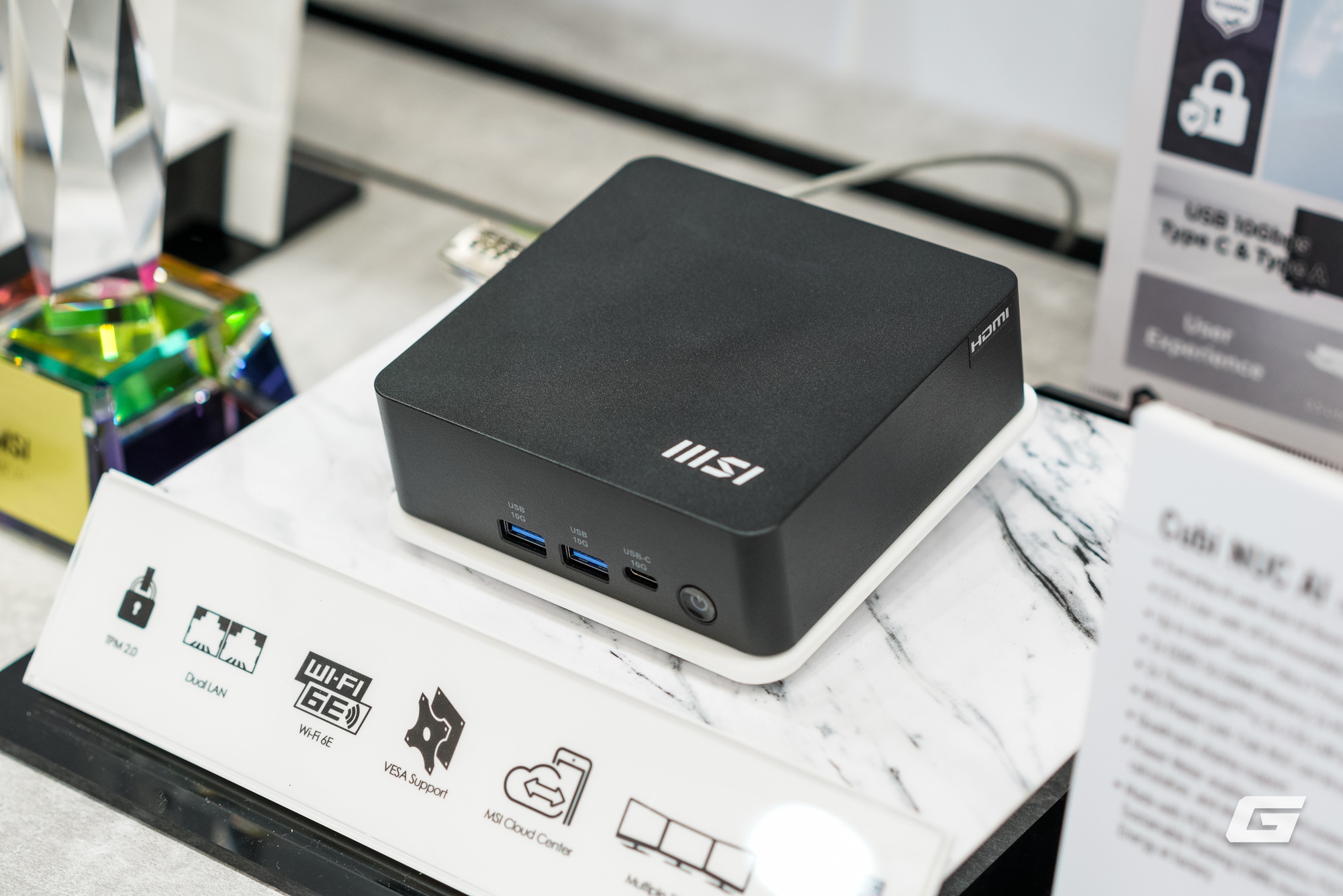 Dạo qua gian hàng MSI tại Computex 2025: GPU mạ Titan, tản nhiệt CPU mà có màn hình... to như smartphone- Ảnh 2. Dạo qua gian hàng MSI tại Computex 2025: GPU mạ Titan, tản nhiệt CPU mà có màn hình... to như smartphone- Ảnh 2.
