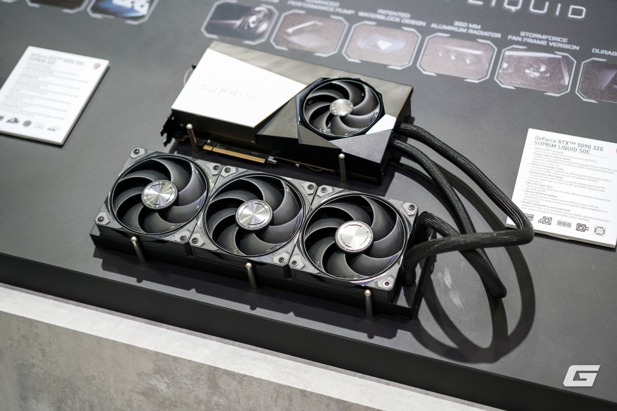 Dạo qua gian hàng MSI tại Computex 2025: GPU mạ Titan, tản nhiệt CPU mà có màn hình... to như smartphone- Ảnh 30. Dạo qua gian hàng MSI tại Computex 2025: GPU mạ Titan, tản nhiệt CPU mà có màn hình... to như smartphone- Ảnh 30.