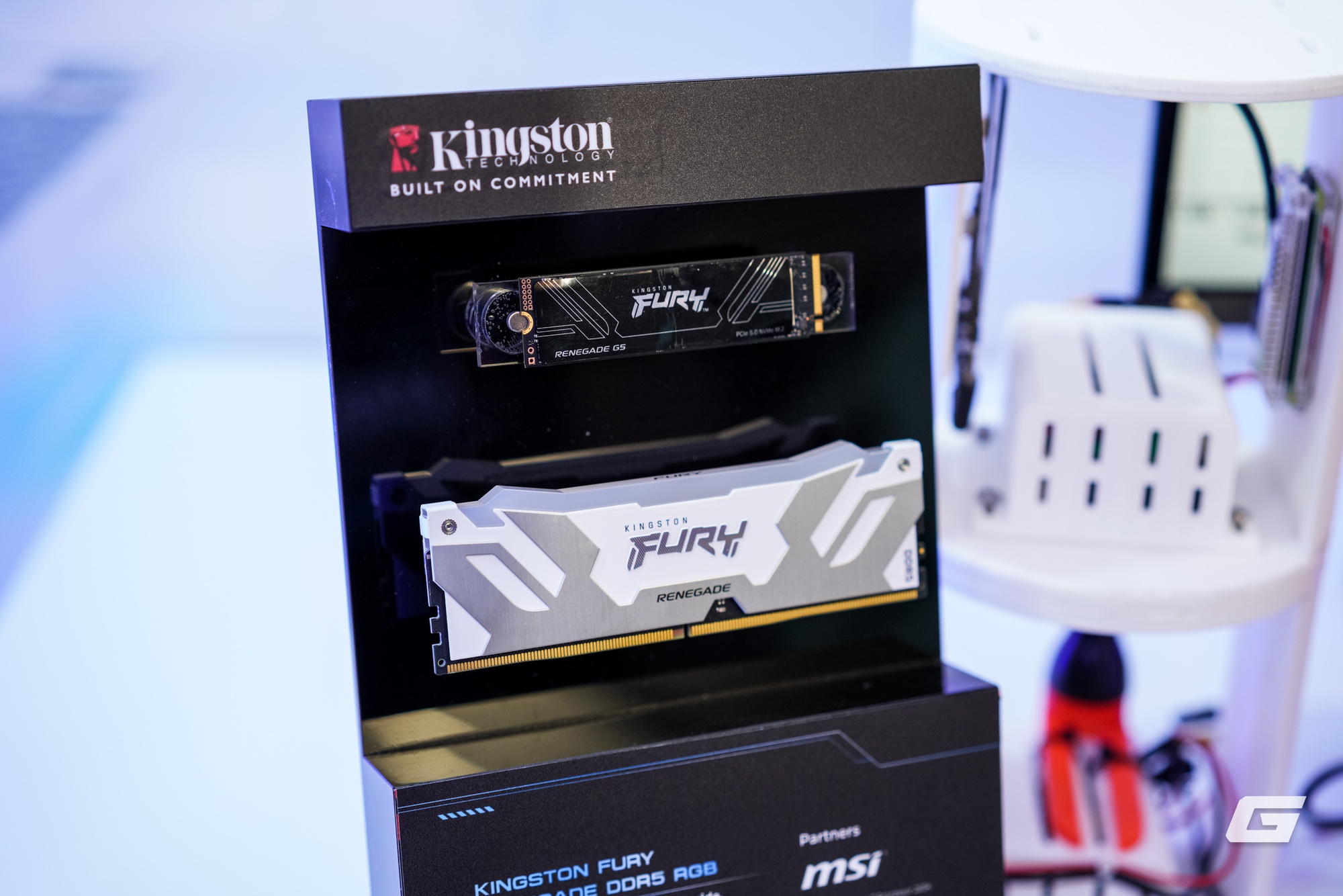 Ngắm loạt sản phẩm bộ nhớ, lưu trữ của Kingston tại COMPUTEX 2025: Từ ứng dụng AI cho đến giải pháp hàng không vũ trụ- Ảnh 4. Ngắm loạt sản phẩm bộ nhớ, lưu trữ của Kingston tại COMPUTEX 2025: Từ ứng dụng AI cho đến giải pháp hàng không vũ trụ- Ảnh 4.