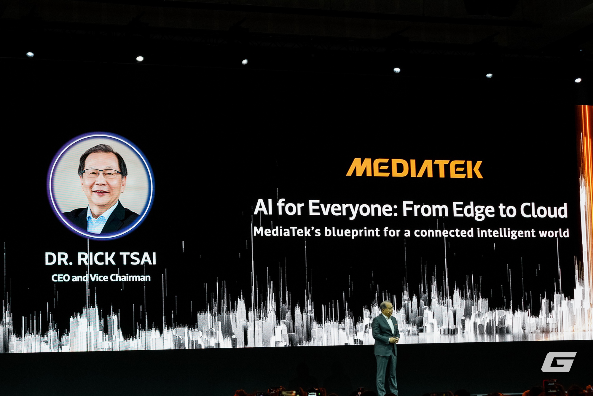 MediaTek công bố định hướng phát triển tại Computex 2025: Một tương lai mà AI ở mọi nơi, dành cho tất cả mọi người- Ảnh 2. MediaTek công bố định hướng phát triển tại Computex 2025: Một tương lai mà AI ở mọi nơi, dành cho tất cả mọi người- Ảnh 2.