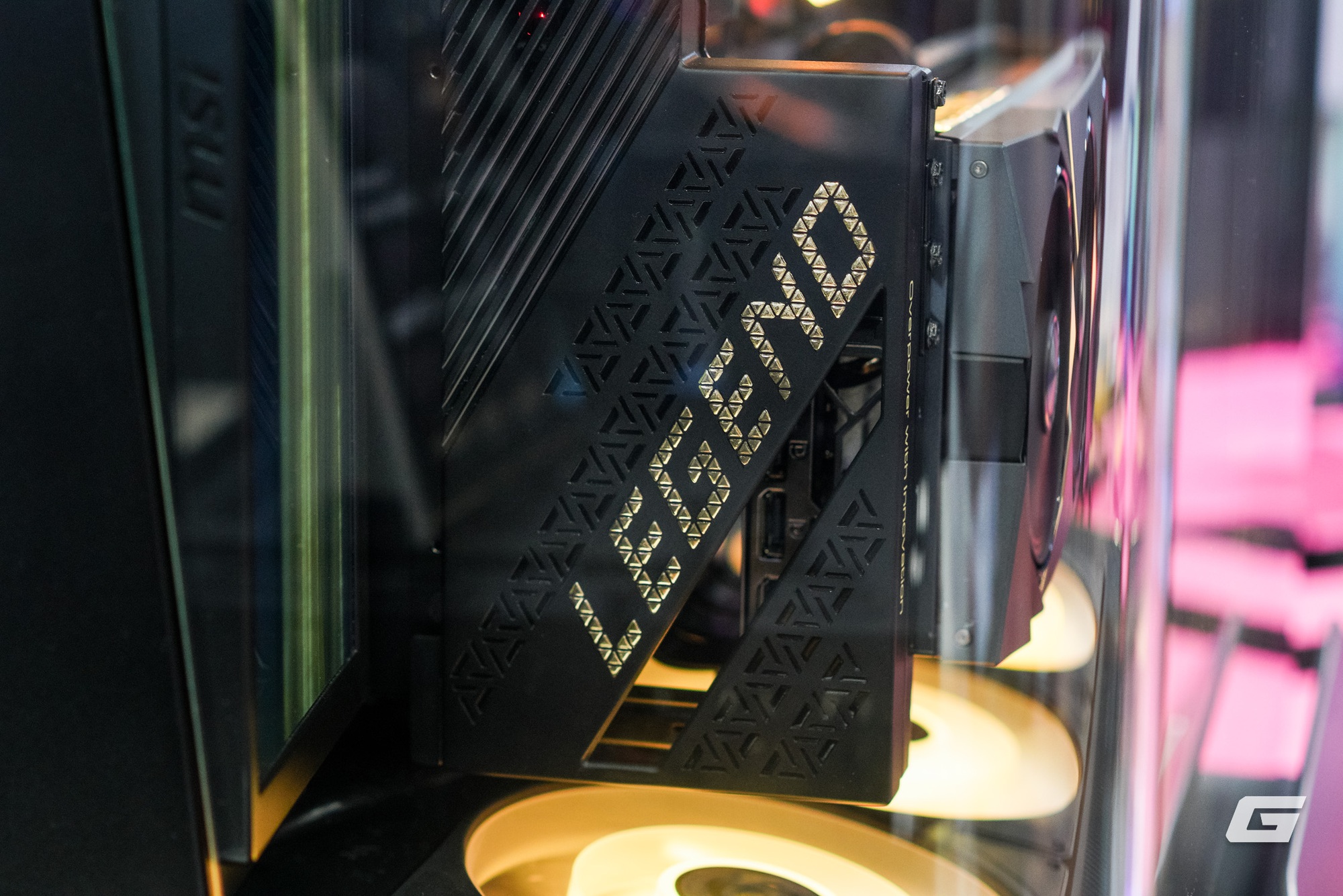 Computex 2025: MSI đột phá ranh giới công nghệ với màn hình OLED 500 Hz không lo burn-in và case máy tính với vẻ đẹp hiếm có- Ảnh 12.