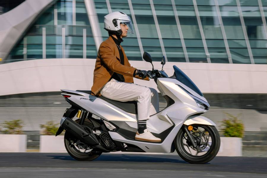Đánh giá sâu về Honda PCX 2025: Thiết kế trẻ trung, công nghệ thông minh và hiệu suất ổn định- Ảnh 1. Đánh giá sâu về Honda PCX 2025: Thiết kế trẻ trung, công nghệ thông minh và hiệu suất ổn định- Ảnh 1.