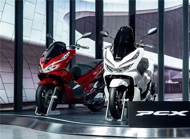 Đánh giá sâu về Honda PCX 2025: Thiết kế trẻ trung, công nghệ thông minh và hiệu suất ổn định- Ảnh 2. Đánh giá sâu về Honda PCX 2025: Thiết kế trẻ trung, công nghệ thông minh và hiệu suất ổn định- Ảnh 2.