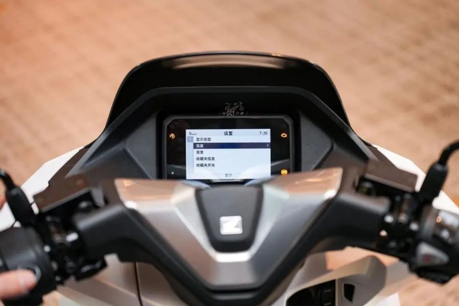 Đánh giá sâu về Honda PCX 2025: Thiết kế trẻ trung, công nghệ thông minh và hiệu suất ổn định- Ảnh 3. Đánh giá sâu về Honda PCX 2025: Thiết kế trẻ trung, công nghệ thông minh và hiệu suất ổn định- Ảnh 3.
