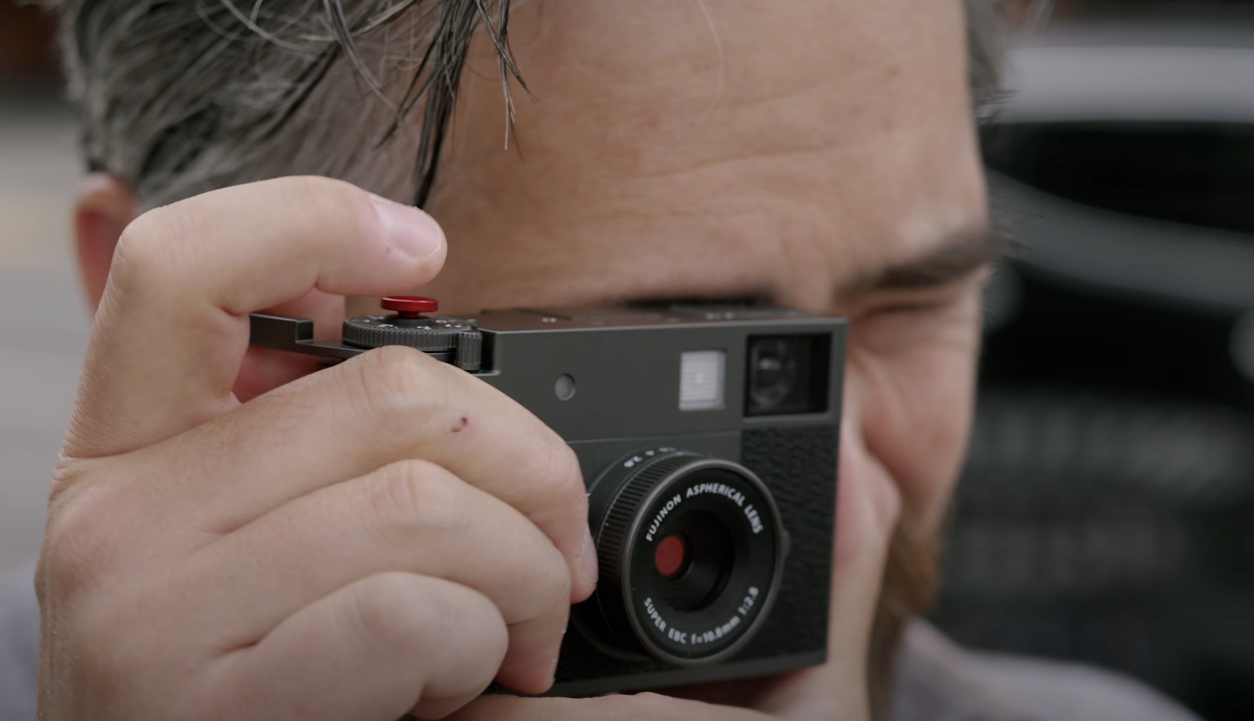 Fujifilm X half: Khi chụp ảnh trở thành một... 