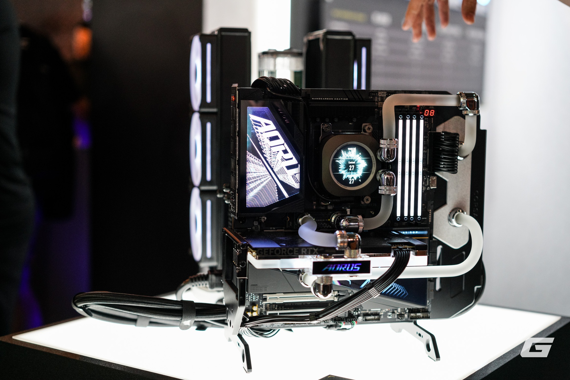 'Tất tần tật' về Corsair tại Computex 2025: Bàn phím 'siêu tùy biến', chuột có tới 12 nút và bộ máy tính hợp tác với tựa game Doom- Ảnh 8.