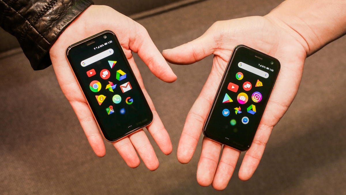Điện thoại bé xíu lọt thỏm lòng bàn tay, ra mắt từ 2018, cấu hình yếu, ít app, giờ vẫn có người mua với giá 2 triệu- Ảnh 2.