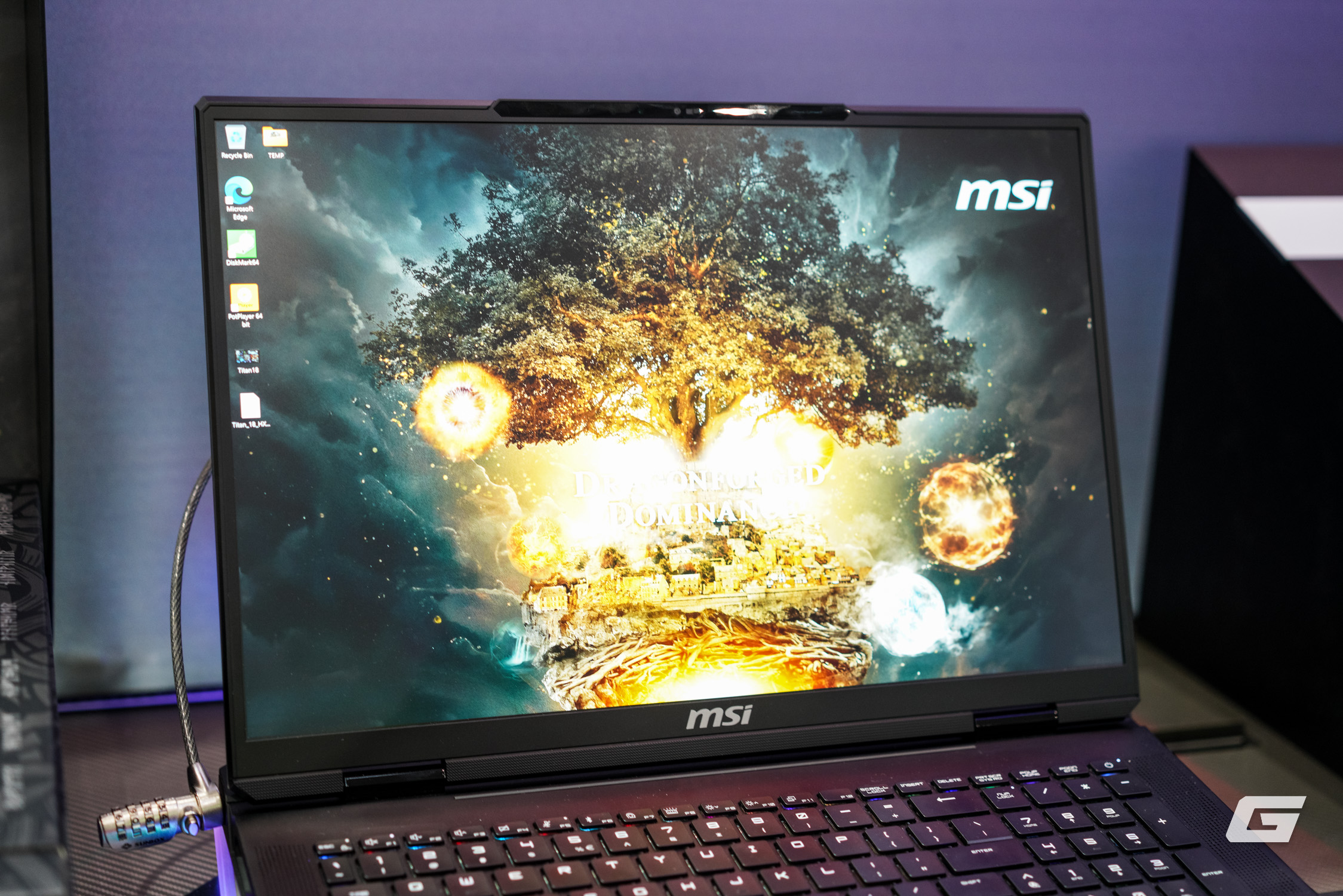 MSI làm laptop giá đắt hơn xe SH, gắn rồng, phát sáng RGB, cấu hình cân mọi game- Ảnh 2.