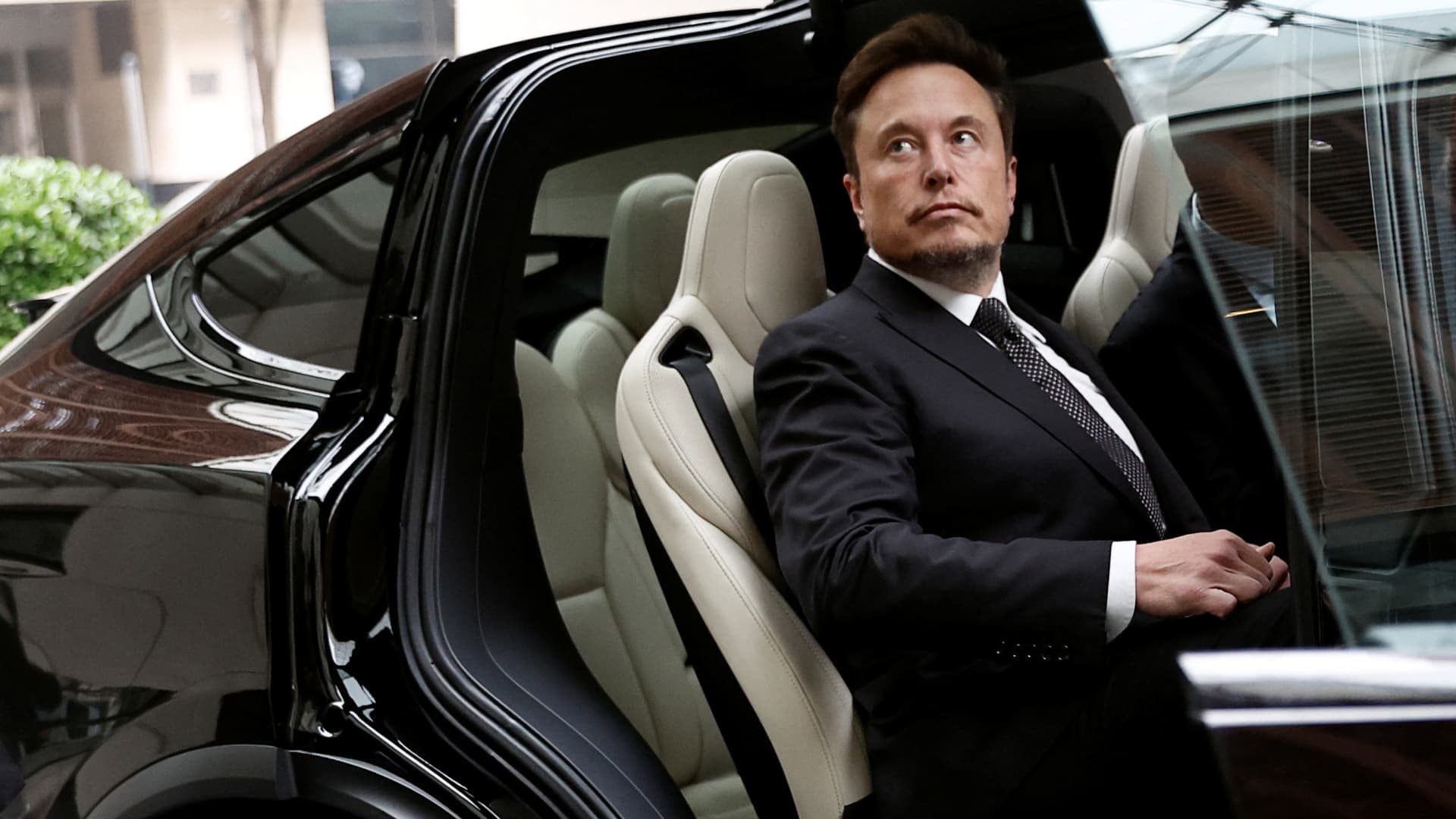 Elon Musk âm mưu lật đổ Uber, Grab bằng xe điện với hơn 160.000 km dữ liệu mỗi phút- Ảnh 4. Elon Musk âm mưu lật đổ Uber, Grab bằng xe điện với hơn 160.000 km dữ liệu mỗi phút- Ảnh 4.