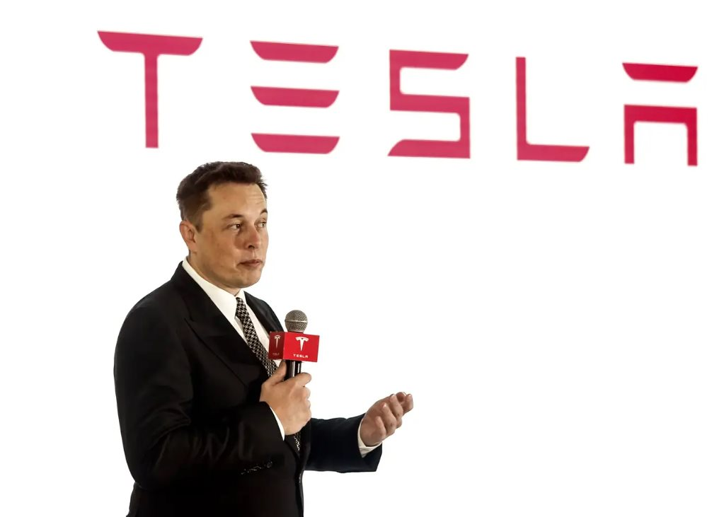 Elon Musk âm mưu lật đổ Uber, Grab bằng xe điện với hơn 160.000 km dữ liệu mỗi phút- Ảnh 2. Elon Musk âm mưu lật đổ Uber, Grab bằng xe điện với hơn 160.000 km dữ liệu mỗi phút- Ảnh 2.