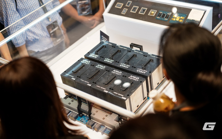 AMD 'tăng ga' trong cuộc đua AI, cung cấp phần cứng đáp ứng nhu cầu trí tuệ nhân tạo cho cả nhà phát triển lẫn người dùng- Ảnh 1. AMD 'tăng ga' trong cuộc đua AI, cung cấp phần cứng đáp ứng nhu cầu trí tuệ nhân tạo cho cả nhà phát triển lẫn người dùng- Ảnh 1.