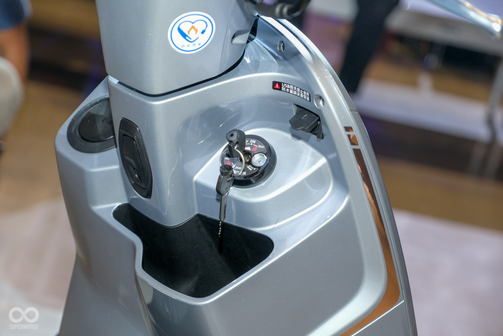 SYM ra mắt đồng thời 2 mẫu xe mới: Đối trọng đáng gờm của Honda SH Mode và Yamaha Grande- Ảnh 10. SYM ra mắt đồng thời 2 mẫu xe mới: Đối trọng đáng gờm của Honda SH Mode và Yamaha Grande- Ảnh 10.