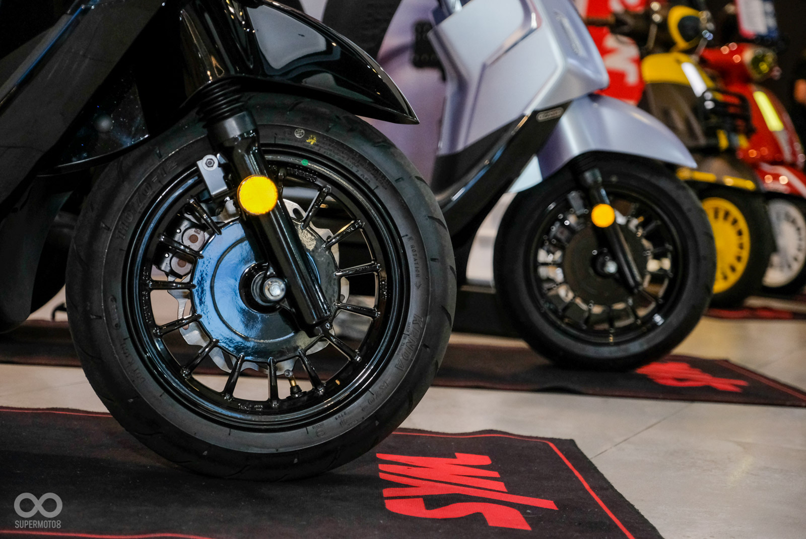 SYM ra mắt đồng thời 2 mẫu xe mới: Đối trọng đáng gờm của Honda SH Mode và Yamaha Grande- Ảnh 14. SYM ra mắt đồng thời 2 mẫu xe mới: Đối trọng đáng gờm của Honda SH Mode và Yamaha Grande- Ảnh 14.