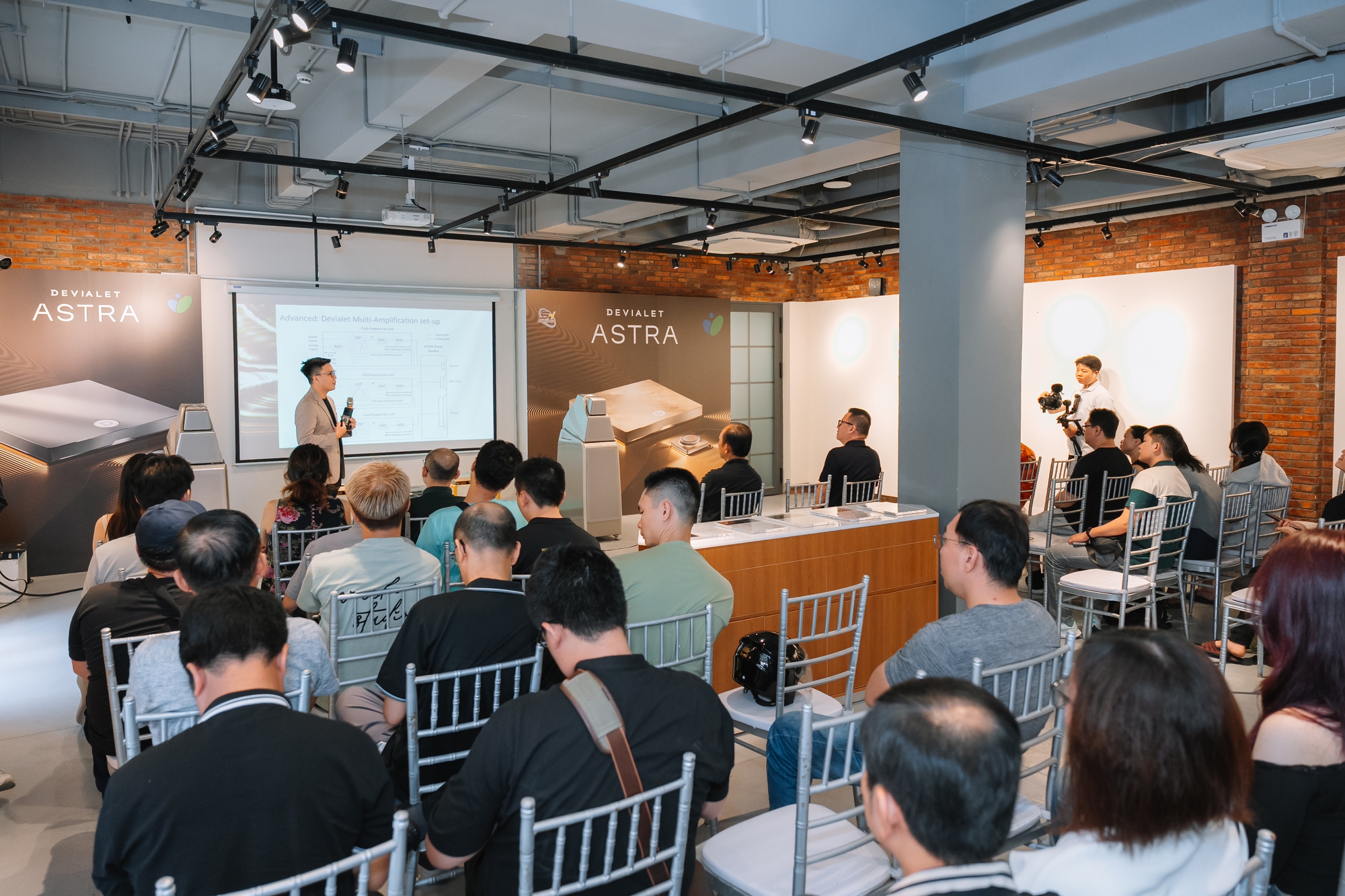 Devialet đem ampli 'bạc tỷ' Astra tới thành phố Hồ Chí Minh- Ảnh 3. Devialet đem ampli 'bạc tỷ' Astra tới thành phố Hồ Chí Minh- Ảnh 3.