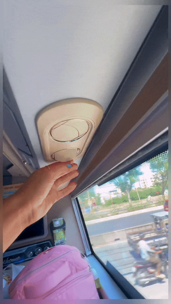 Khách Tây đi xe giường nằm 7 tiếng nhận xét: "Tuyệt hơn đi máy bay, không thể tưởng tượng được giá vé"- Ảnh 3. Khách Tây đi xe giường nằm 7 tiếng nhận xét: "Tuyệt hơn đi máy bay, không thể tưởng tượng được giá vé"- Ảnh 3.