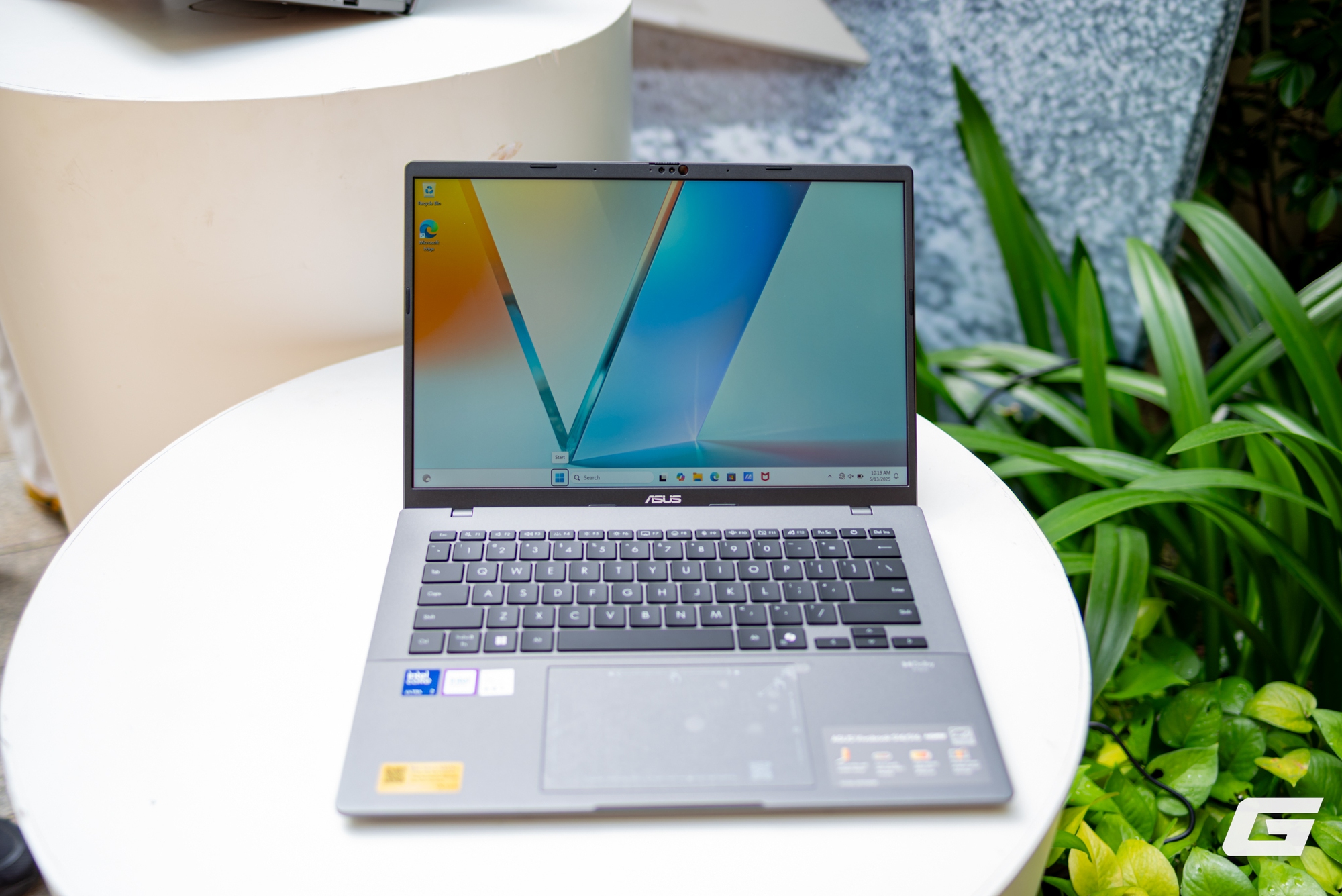Cận cảnh ASUS Vivobook S14/S16 mới: Mỏng nhẹ cao cấp hơn, hiệu năng được tăng cường, giá từ hấp dẫn- Ảnh 9. Cận cảnh ASUS Vivobook S14/S16 mới: Mỏng nhẹ cao cấp hơn, hiệu năng được tăng cường, giá từ hấp dẫn- Ảnh 9.