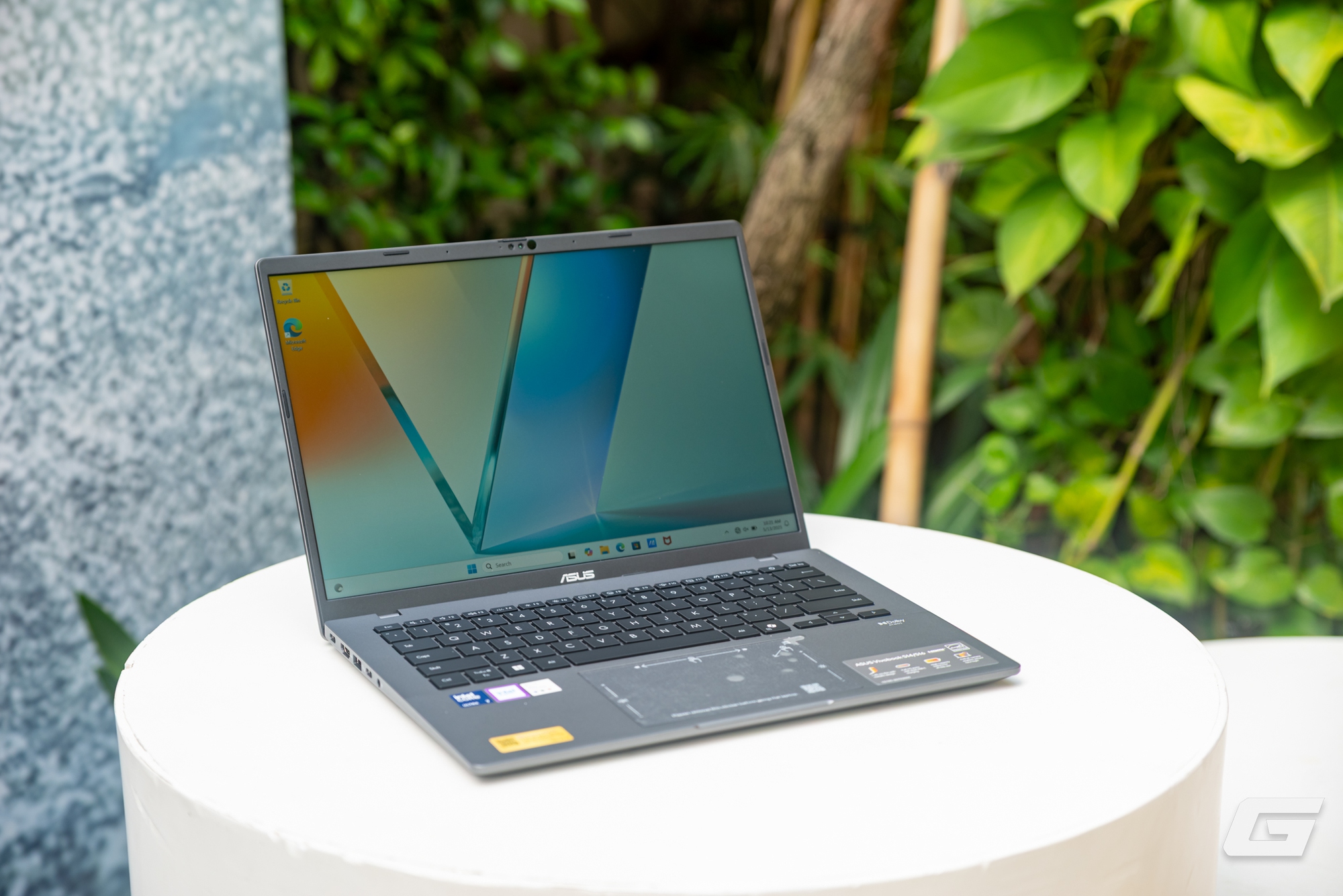 Cận cảnh ASUS Vivobook S14/S16 mới: Mỏng nhẹ cao cấp hơn, hiệu năng được tăng cường, giá từ hấp dẫn- Ảnh 7. Cận cảnh ASUS Vivobook S14/S16 mới: Mỏng nhẹ cao cấp hơn, hiệu năng được tăng cường, giá từ hấp dẫn- Ảnh 7.