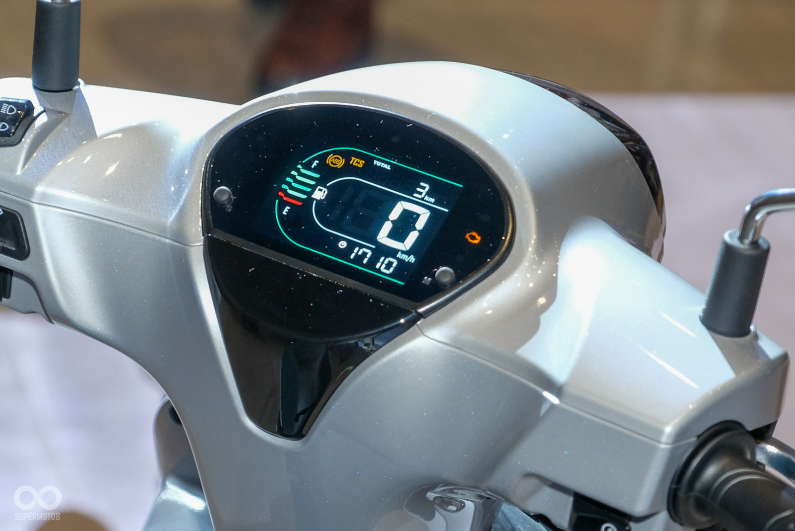 Cận cảnh mẫu xe tay ga 158cc của SYM: "Đẹp như xe Châu Âu", thực dụng như Honda- Ảnh 4. Cận cảnh mẫu xe tay ga 158cc của SYM: "Đẹp như xe Châu Âu", thực dụng như Honda- Ảnh 4.