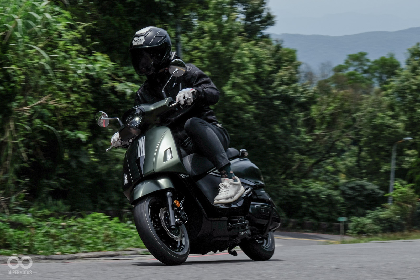 Cận cảnh mẫu xe tay ga 158cc của SYM: "Đẹp như xe Châu Âu", thực dụng như Honda- Ảnh 3. Cận cảnh mẫu xe tay ga 158cc của SYM: "Đẹp như xe Châu Âu", thực dụng như Honda- Ảnh 3.