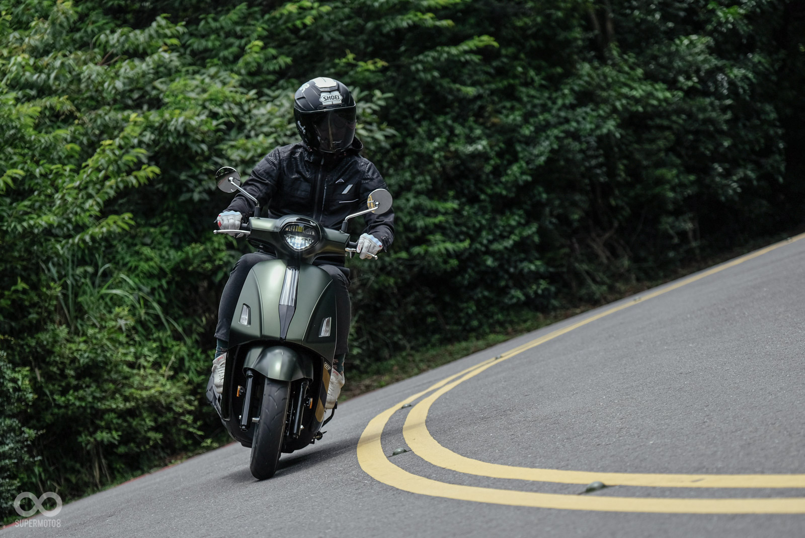 Cận cảnh mẫu xe tay ga 158cc của SYM: "Đẹp như xe Châu Âu", thực dụng như Honda- Ảnh 8. Cận cảnh mẫu xe tay ga 158cc của SYM: "Đẹp như xe Châu Âu", thực dụng như Honda- Ảnh 8.