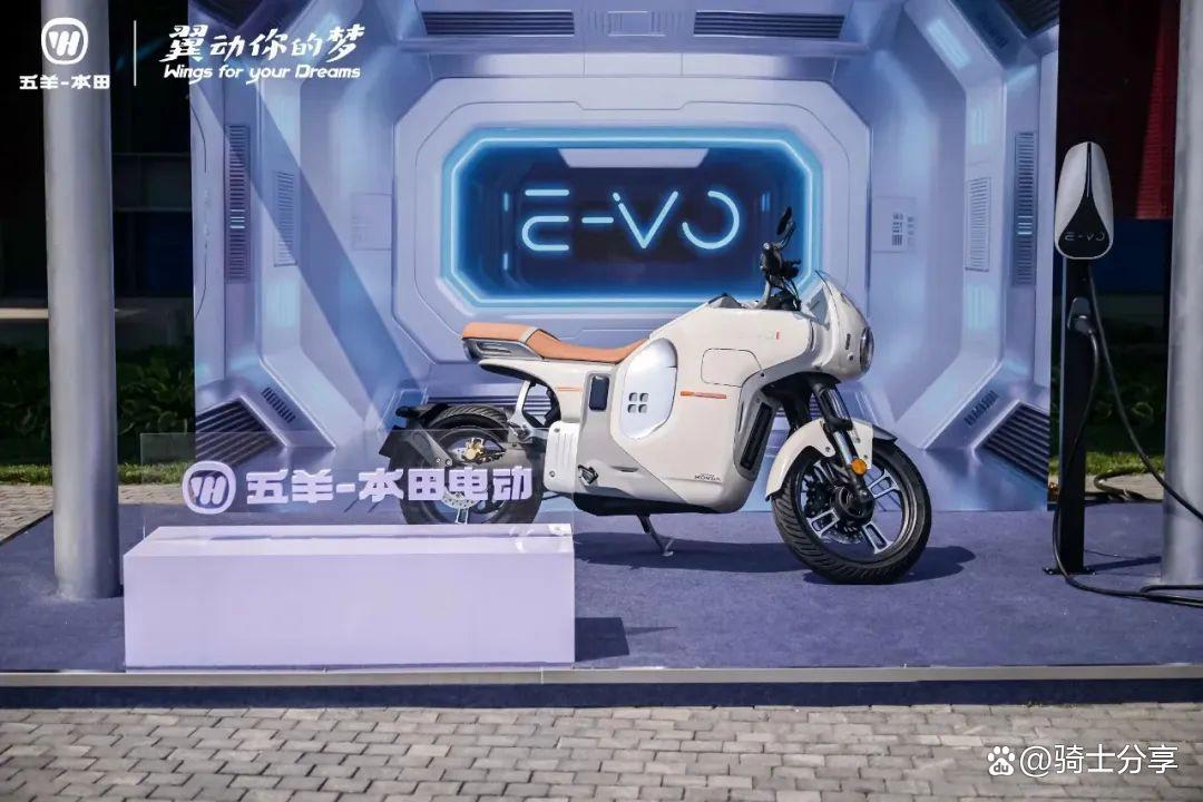 Honda chính thức ra mắt mẫu xe máy điện công suất lớn, công nghệ như ô tô, có giá hơn 100 triệu đồng!- Ảnh 4. Honda chính thức ra mắt mẫu xe máy điện công suất lớn, công nghệ như ô tô, có giá hơn 100 triệu đồng!- Ảnh 4.