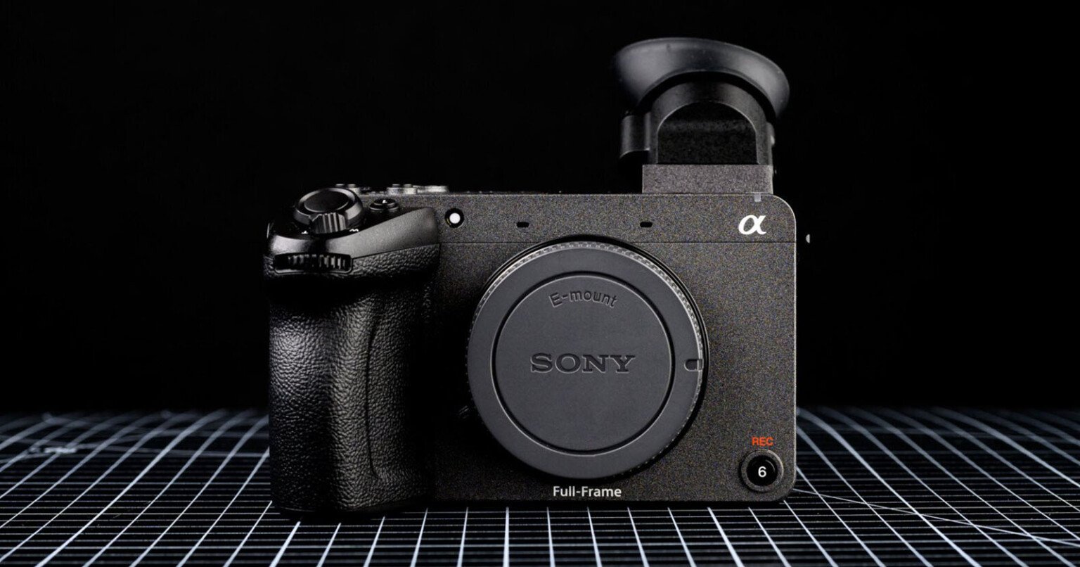 Sony công bố máy quay nhỏ gọn FX2: Ống ngắm điện tử lật lên xuống, rẻ hơn FX3 mà còn nhiều 'chấm' hơn- Ảnh 2. Sony công bố máy quay nhỏ gọn FX2: Ống ngắm điện tử lật lên xuống, rẻ hơn FX3 mà còn nhiều 'chấm' hơn- Ảnh 2.