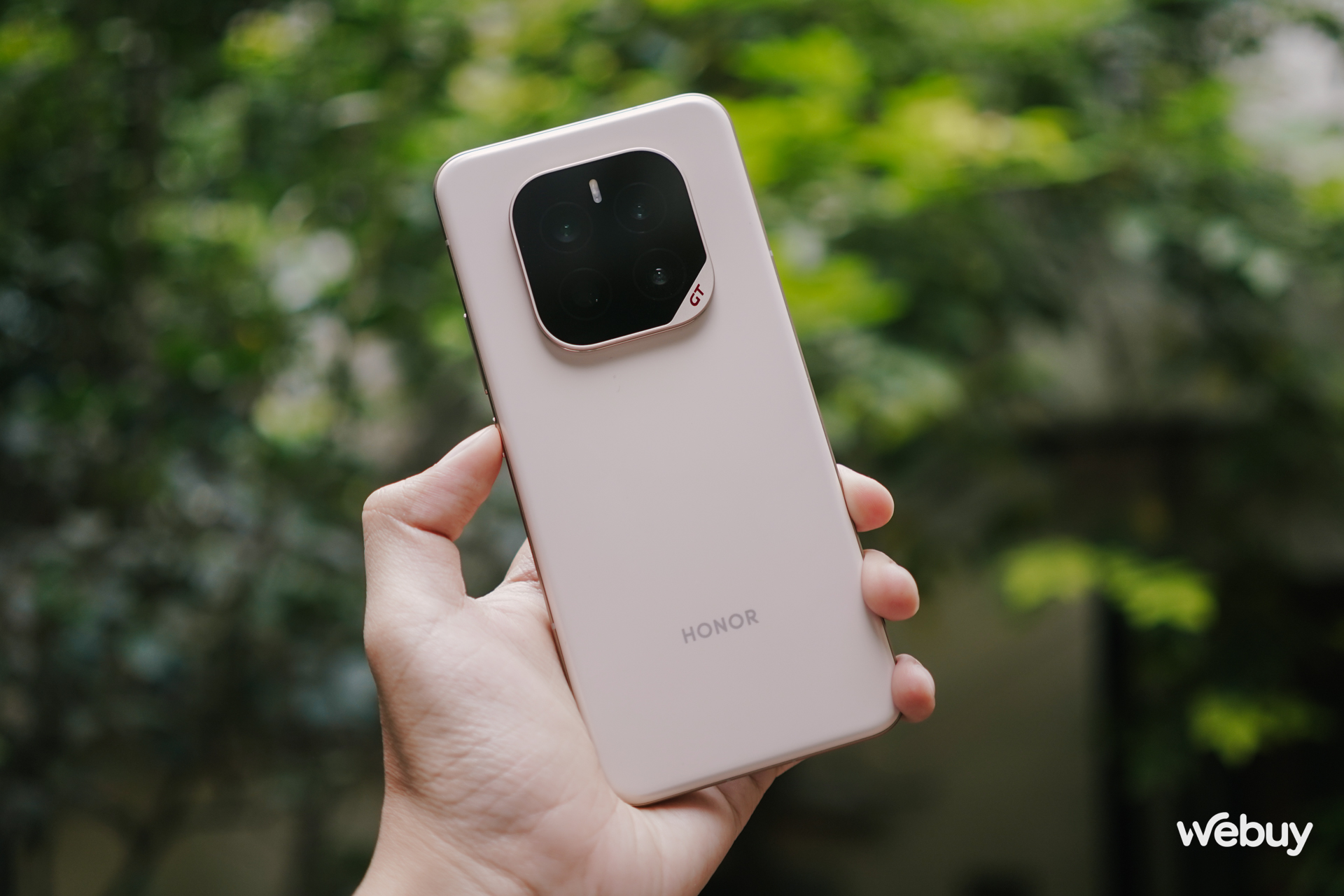 Đây mới là điện thoại chơi game đáng mua: Snapdragon 8 Elite, pin khủng 7.200mAh, hiệu năng ngon mà chụp ảnh cũng đẹp, giá rẻ chỉ bằng 2/3 iPhone 16- Ảnh 2. Đây mới là điện thoại chơi game đáng mua: Snapdragon 8 Elite, pin khủng 7.200mAh, hiệu năng ngon mà chụp ảnh cũng đẹp, giá rẻ chỉ bằng 2/3 iPhone 16- Ảnh 2.