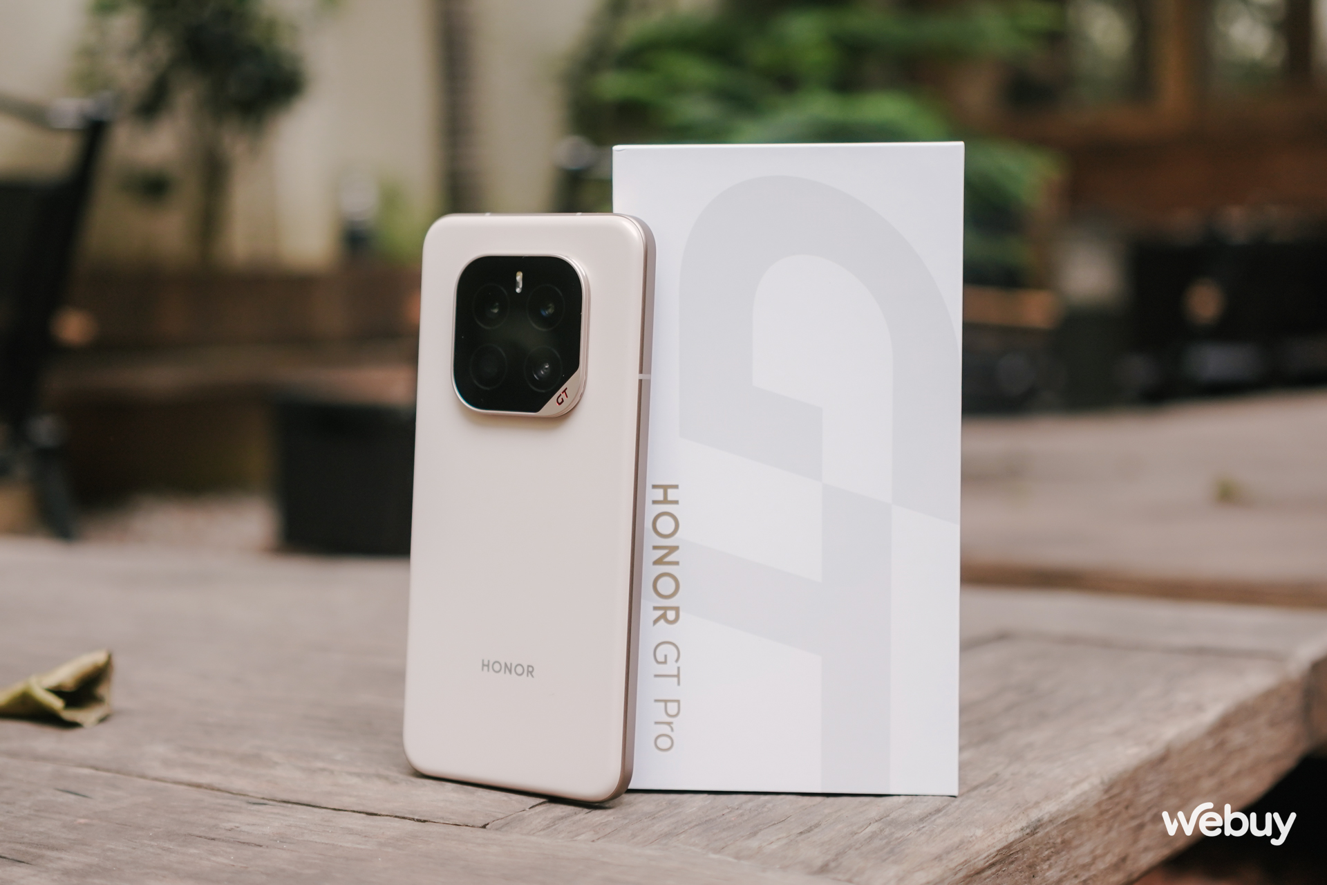 Đây mới là điện thoại chơi game đáng mua: Snapdragon 8 Elite, pin khủng 7.200mAh, hiệu năng ngon mà chụp ảnh cũng đẹp, giá rẻ chỉ bằng 2/3 iPhone 16- Ảnh 1. Đây mới là điện thoại chơi game đáng mua: Snapdragon 8 Elite, pin khủng 7.200mAh, hiệu năng ngon mà chụp ảnh cũng đẹp, giá rẻ chỉ bằng 2/3 iPhone 16- Ảnh 1.