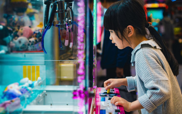 Máy gắp thú hóa ra là "trò lừa thế kỷ": Bảo sao chúng ta tốn nhiều tiền mà gắp mãi không được con nào- Ảnh 1. Máy gắp thú hóa ra là "trò lừa thế kỷ": Bảo sao chúng ta tốn nhiều tiền mà gắp mãi không được con nào- Ảnh 1.