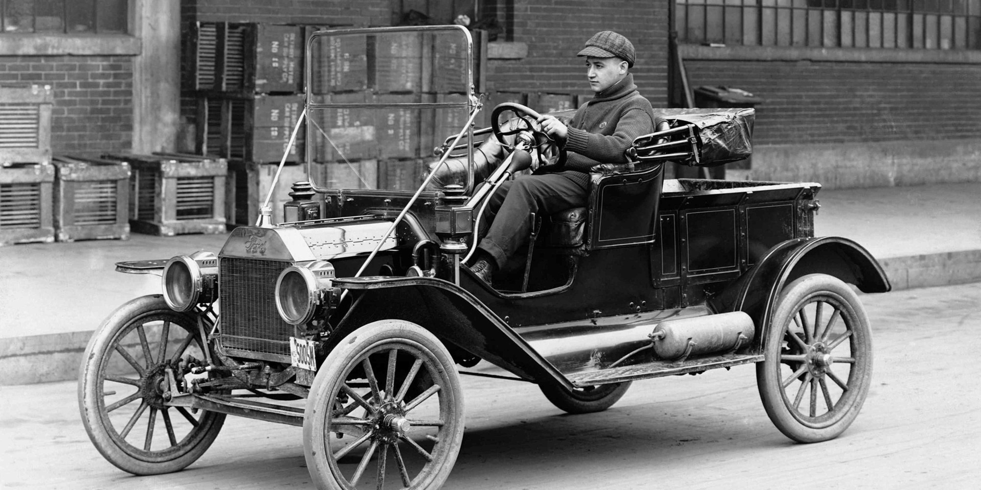 Tại sao Ford lại dừng sản xuất Model T, chiếc xe từng được cả thế giới ca ngợi?- Ảnh 1. Tại sao Ford lại dừng sản xuất Model T, chiếc xe từng được cả thế giới ca ngợi?- Ảnh 1.